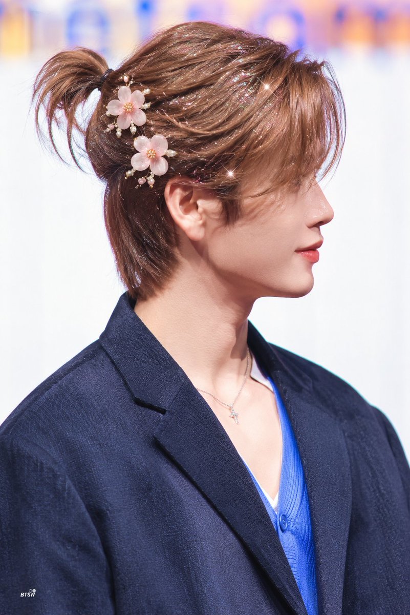 markrji's tweet photo. Met pagih! Mari awali pagi dengan pony tail versi mini https://t.co/pGxXTo5TUo
