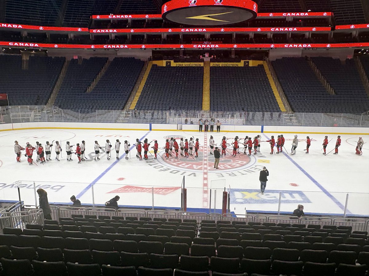 Christian_BCote's tweet photo. Team White emerges victorious from the best of 5 shootout after scoring three times. 

Complete game for Ann-Renée Desbiens who continued to be solid in the shootout, only conceding once to Erin Ambrose. https://t.co/Gm6qhO7T1i