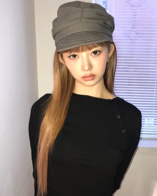 ifwe_11210's tweet photo. 🤎

#2026MAMAVOTE #IVE https://t.co/Qi25uEasUD