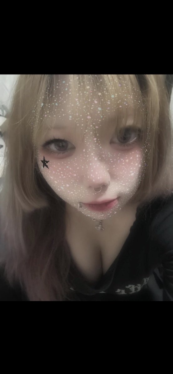 sf5hj's tweet photo. このメンヘラ巨乳ヤリモク無理とか言ってたけど出会い系で色んなオスちんぽに犯されてるからガバガバだろ🩷

#貼り合い #オナペ https://t.co/wTtqPL3iJv