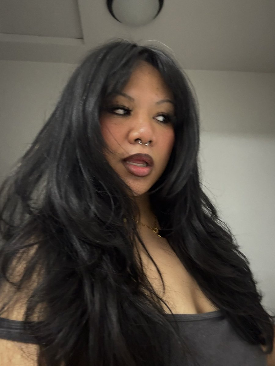 notmangomami's tweet photo. sorry are u guys tired of my face Yet :3 https://t.co/ryN1GHcq10