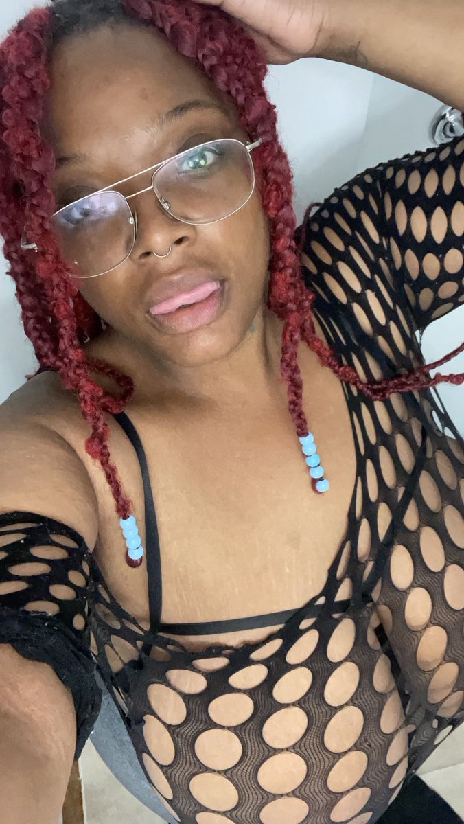 goonermxmafia's tweet photo. Kenny and her big ass tits

#wankchat #ebony #exposed #horny #dmme #irls https://t.co/hSxriyNJ8G