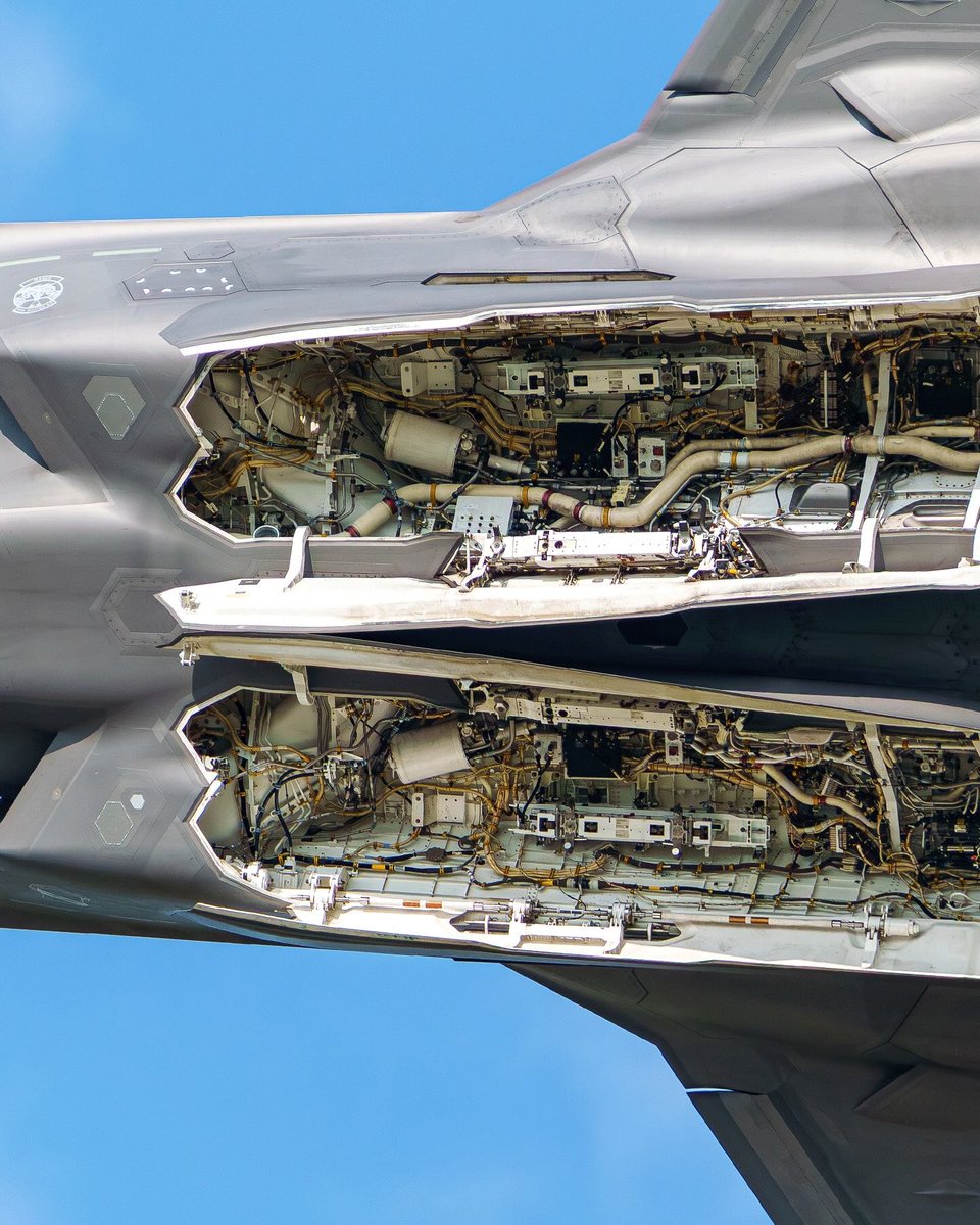 xAviation's tweet photo. F-35 showing off its weapons bay. 

📸: trilling.aviation https://t.co/71YL70KAQ1