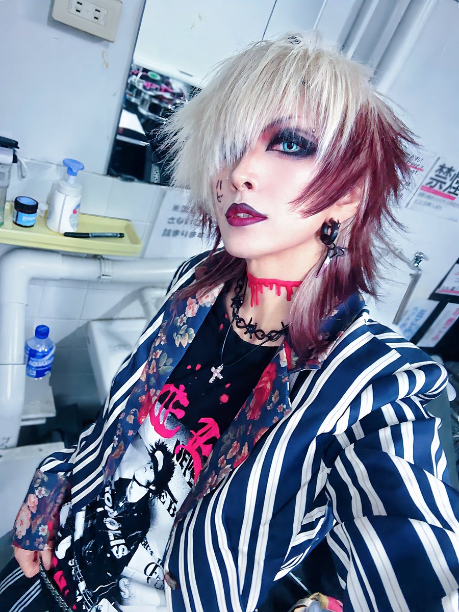 wakavoice0513's tweet photo. 今夜！個人的な告知と動画を出します。
チェックしてね☆★
#DANGERGANG #v系 #ガールズバンド https://t.co/DPKGBdbOH1