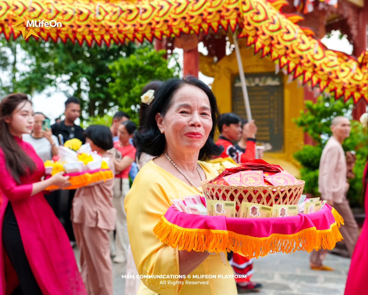 orlando09519783's tweet photo. Lễ vía Bà Linh Sơn Thánh Mẫu tại núi Bà Đen là nơi tín ngưỡng hòa quyện văn hóa Nam Bộ qua nghi thức truyền thống, hát bóng rỗi và múa dâng lễ, gìn giữ di sản tinh thần Tây Ninh qua nhiều thế hệ. https://t.co/4Q9znBKgWj