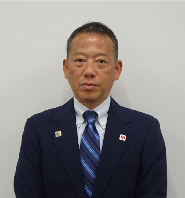 hypocritethomas's tweet photo. 光永雅哉議会事務局長
県民が求めていないワンヘルス、謎のモニュメント、海外視察には数百億、数億の予算がポンポンでるのに、県民が求めていることに対しては500万出せない？
ふざけるな！
#福岡県議会 #大島道人 https://t.co/gLxHC1eHOE