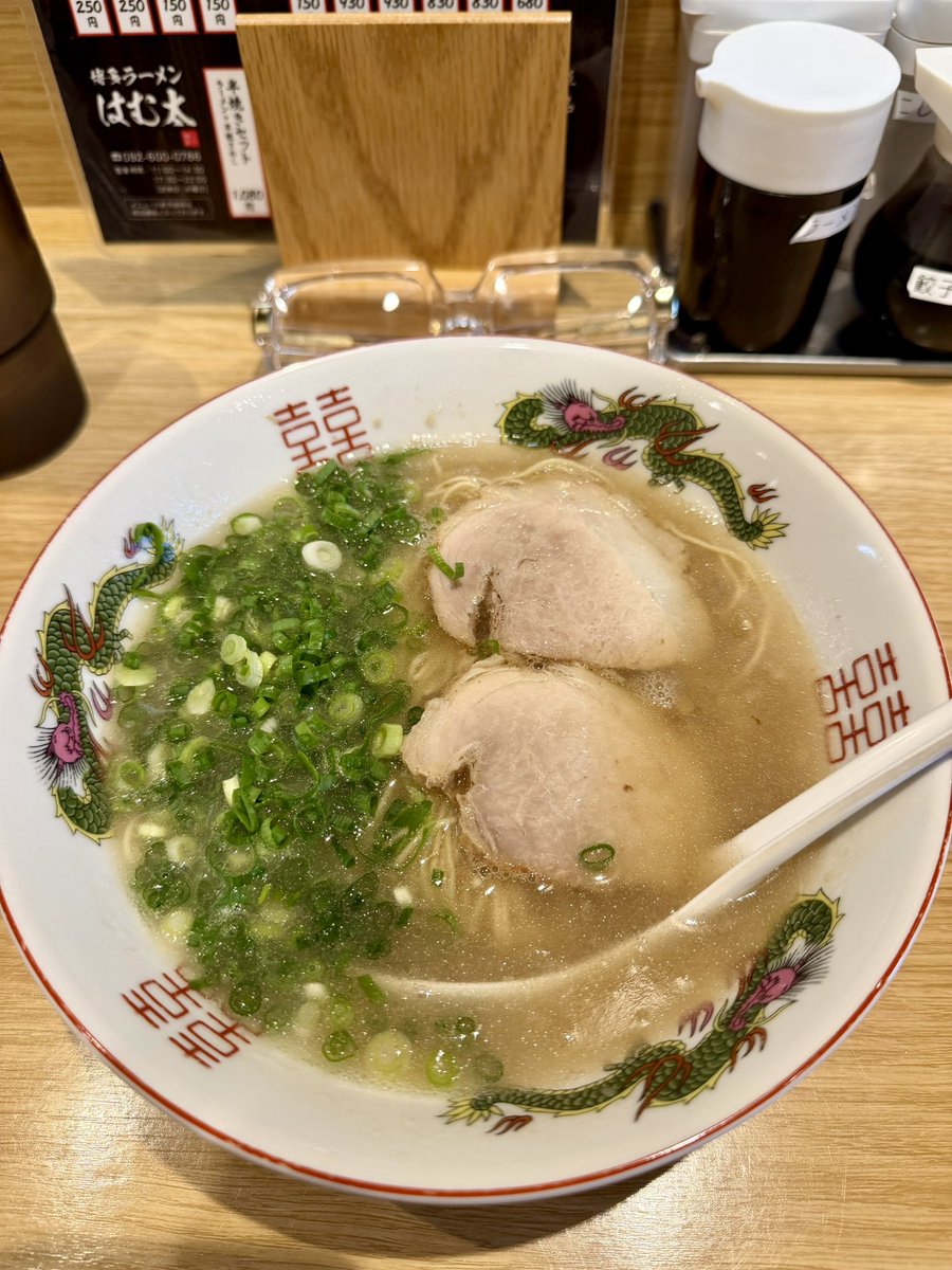 neko_sakana2017's tweet photo. ダイエット中
雨降る前に半焼きセット

#はむ太
#博多ラーメン https://t.co/HSE9KVqsh9