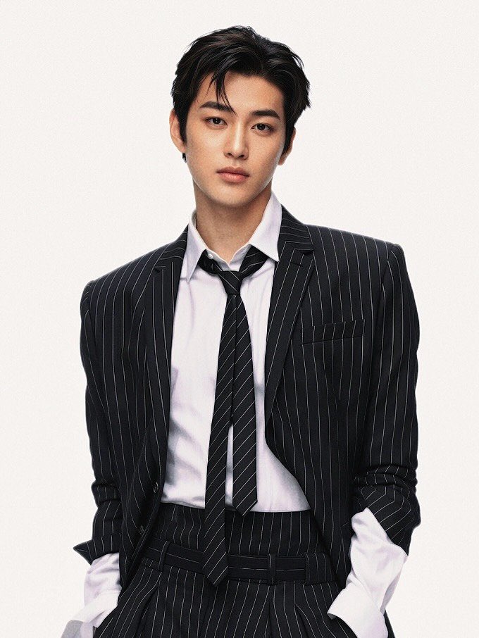 ahnkeonhopics's tweet photo. PRESENTED ‘5TH GEN IT BOY’

#KEONHO #건호 https://t.co/GVMg31KpTt
