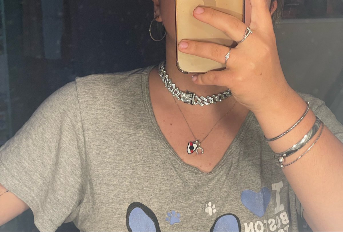 Saychuu__'s tweet photo. me compré estas cadenas y soy la persona más feliz del mundo https://t.co/g8NDVFnJyq