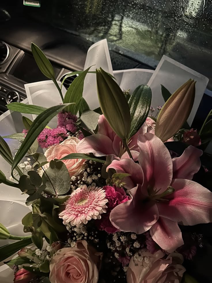 Liliestulipssss's tweet photo. https://t.co/CgQGJqp8i8