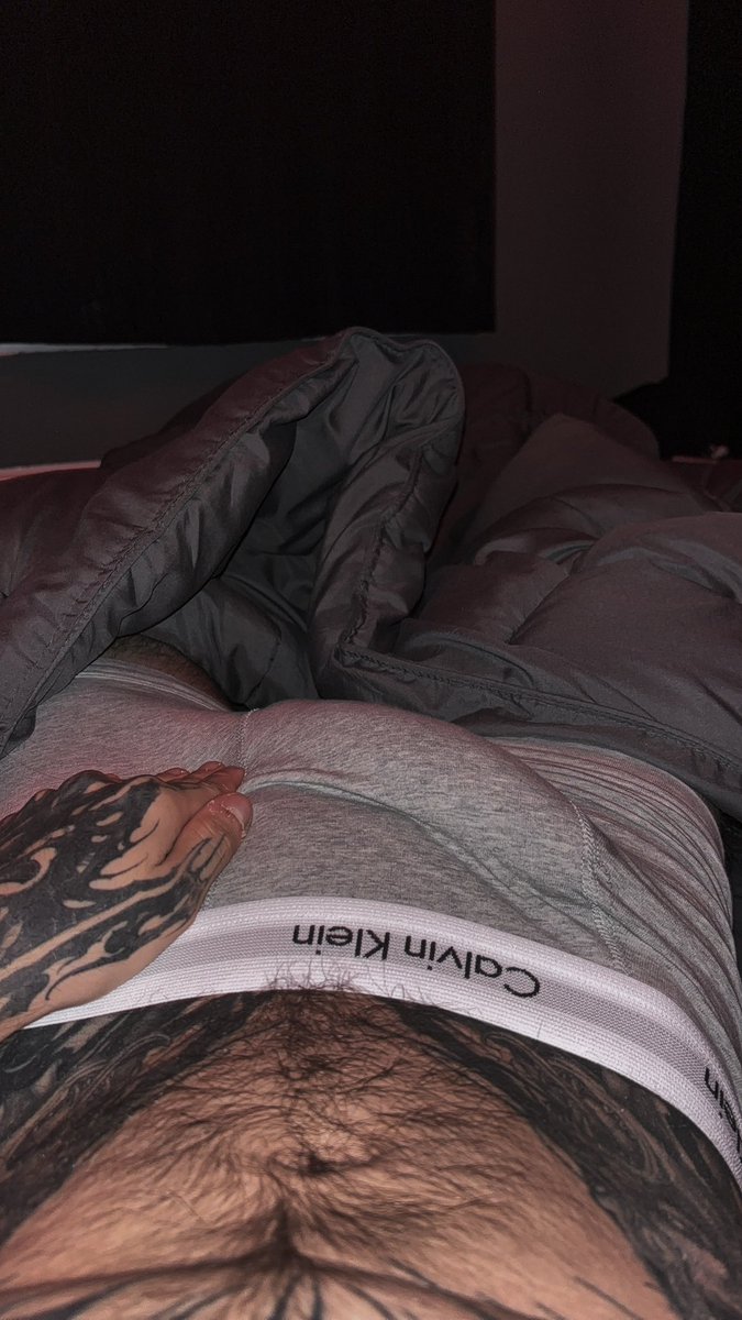CryyAfterDark's tweet photo. It’s horny hours fr https://t.co/rqqIy8s5EL
