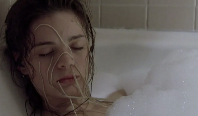 MistrelofHorror's tweet photo. Regardless of how soothing it could be, it isn't wise to cook spaghetti in the tub as you take a long relaxing bath!  It is reported that the noodles could enter your orifices &amp; take over your body...or at the very least taste soapy! #horror #bath #alien #bodysnatchers #noodles https://t.co/cSrHvFmenX