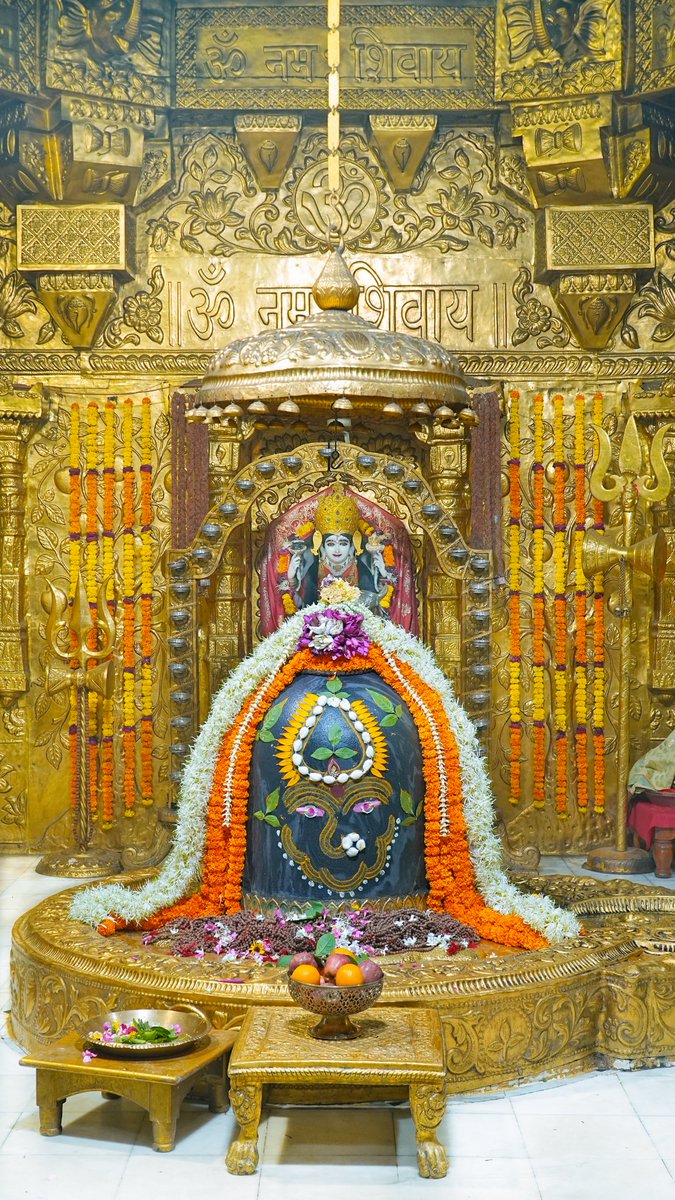 Somnath_Temple's tweet photo. श्री सोमनाथ महादेव मंदिर,
प्रथम ज्योतिर्लिंग - गुजरात (सौराष्ट्र)
दिनांक: 13 अक्टूबर 2026, आश्विन शुक्ल तृतीया - मंगलवार
प्रातः श्रृंगार 
102611483
#somnath #mahadev #shivji
#bhakti #somnathlivedarshan #somnathtemple #JaiSomnath #SomnathSwabhimaanParv

Whatsapp Channel Daily Darshan https://t.co/sndKP0fuKq