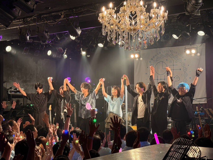 Sinxix's tweet photo. ＃栗林みな実 

LIVE TOUR 2026 “四半世紀”@大阪

1曲目からすんごい盛り上がりで、最後の最後まで熱量の消えないみな実さんと栗家族との絆と歴史を感じた最高なライブでした！！

久しぶりにマロンブラザーズとしてみんなとステージ立てて楽しかった！次回の名古屋公演もよろしくお願いします🔥 https://t.co/lWOlJohbuK