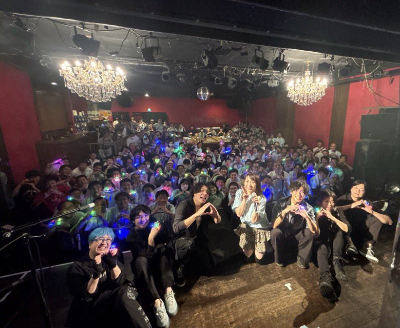 Sinxix's tweet photo. ＃栗林みな実 

LIVE TOUR 2026 “四半世紀”@大阪

1曲目からすんごい盛り上がりで、最後の最後まで熱量の消えないみな実さんと栗家族との絆と歴史を感じた最高なライブでした！！

久しぶりにマロンブラザーズとしてみんなとステージ立てて楽しかった！次回の名古屋公演もよろしくお願いします🔥 https://t.co/lWOlJohbuK