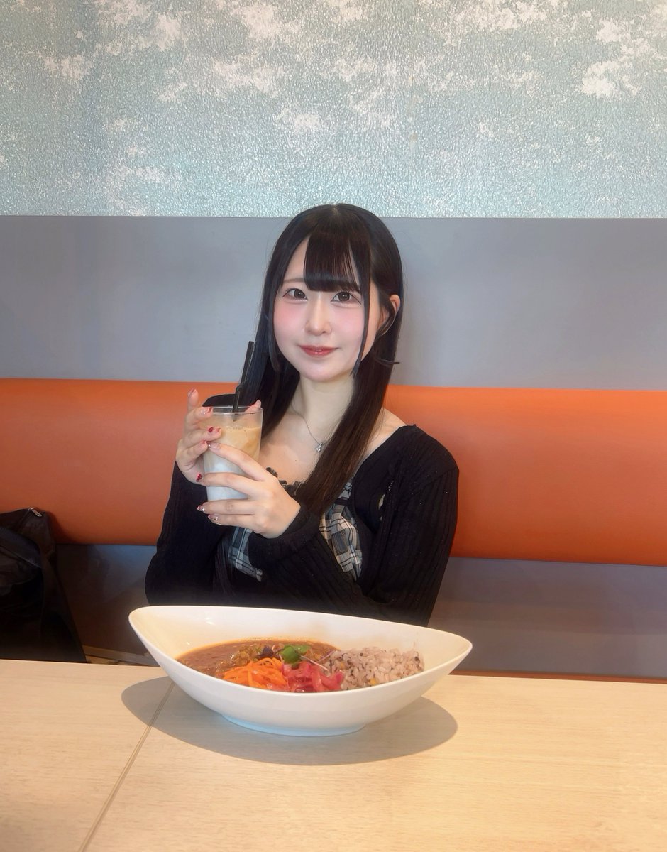 mebukimeime's tweet photo. お昼一緒に食べよ〜🍛♡ https://t.co/3pH3WNQ0PE