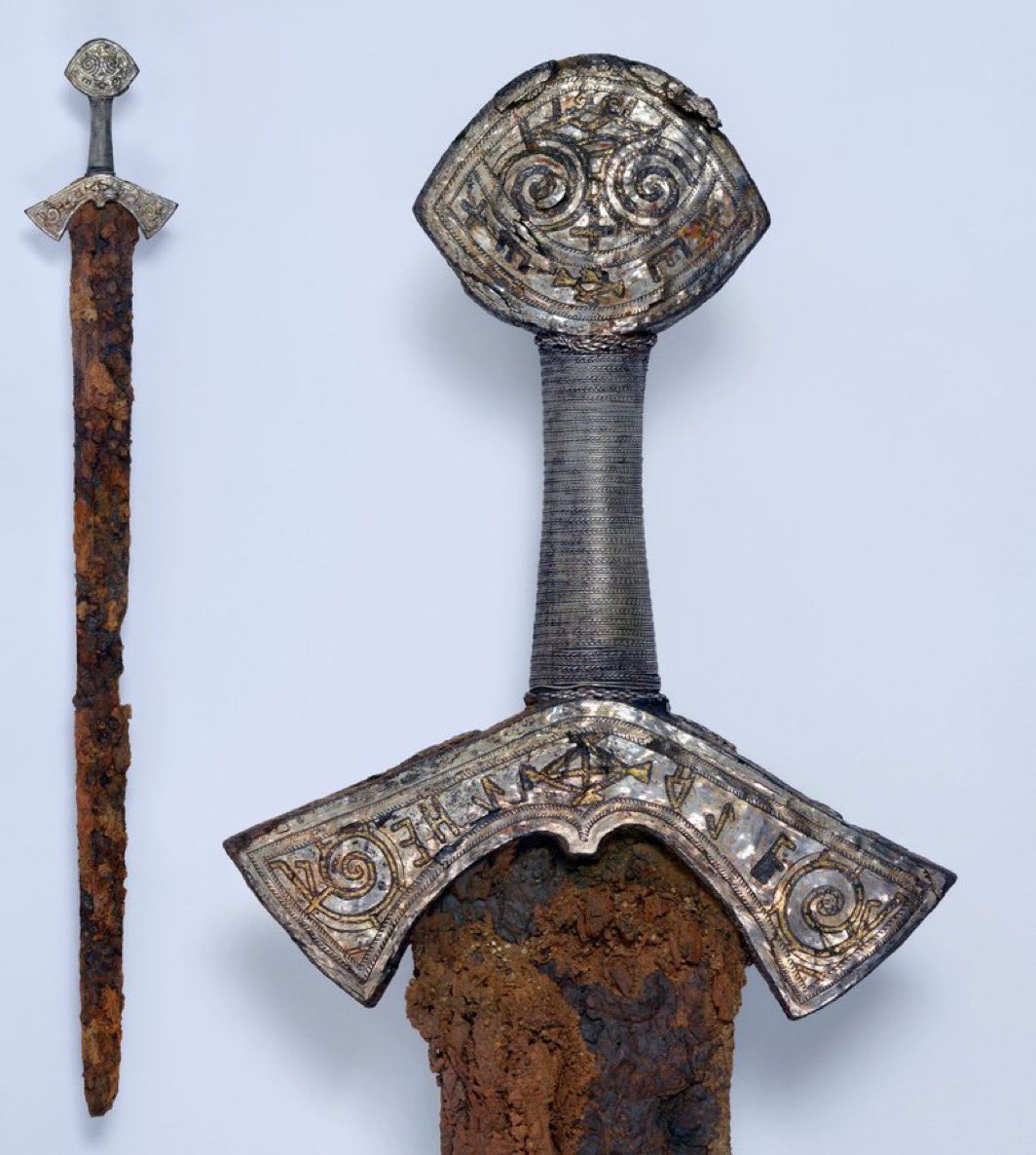 wisdomofnorth's tweet photo. A Viking Age sword dating to around 1000–1050 AD, discovered in a burial at Langeid, Norway. Its silver-decorated hilt bears mysterious runic inscriptions.

#VikingHistory #NorseArtifacts #Runes https://t.co/EOCiCjkZTe