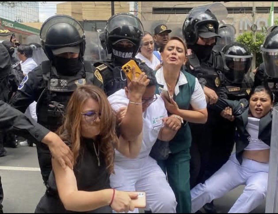 VictorP79225509's tweet photo. @JesusRCuevas @Claudiashein Y esto que es pinche bañagatos… https://t.co/YlFFObqc7T