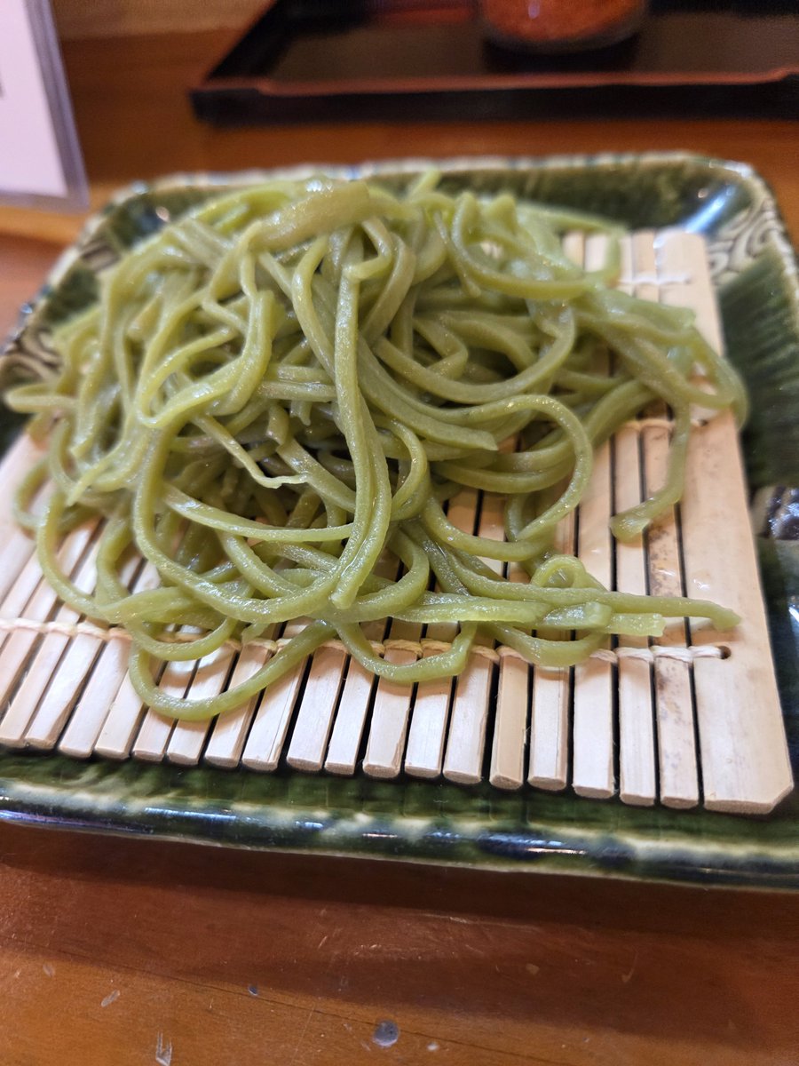 shaft1123's tweet photo. 大樹寺そばや
3色そば（一枚撮り忘れ）が同時じゃなくて順番に出てくる。茶そばがかなり美味く、他も上質。
ミニ天丼は並。 https://t.co/5Q0MRGGDYI