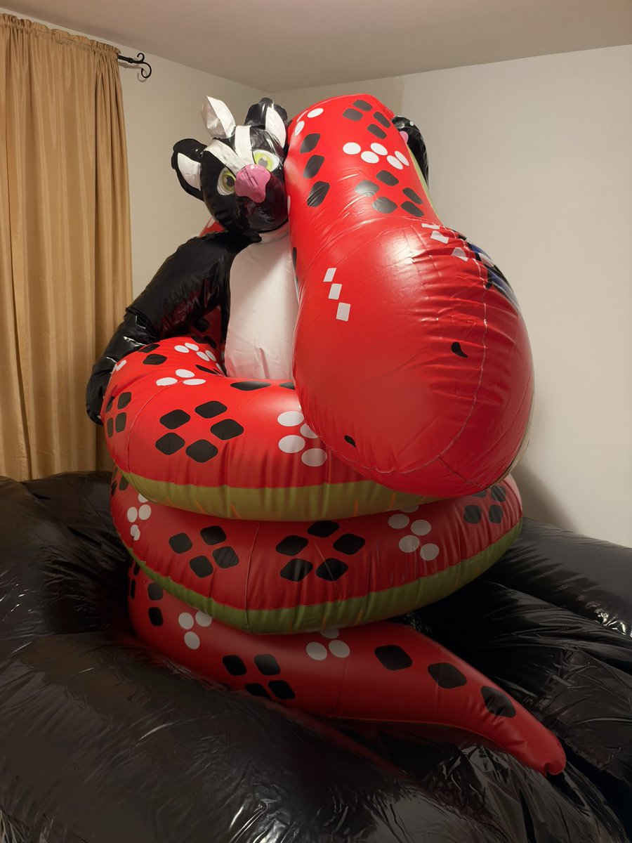 StickyCandyWuff's tweet photo. It squeezed the stink right out of me!! 😳🤪

📸 @Drawrgi 

🪡 @CandyCoatedPVC 
🐍 @KitutalToys https://t.co/A9l7D37Fwb