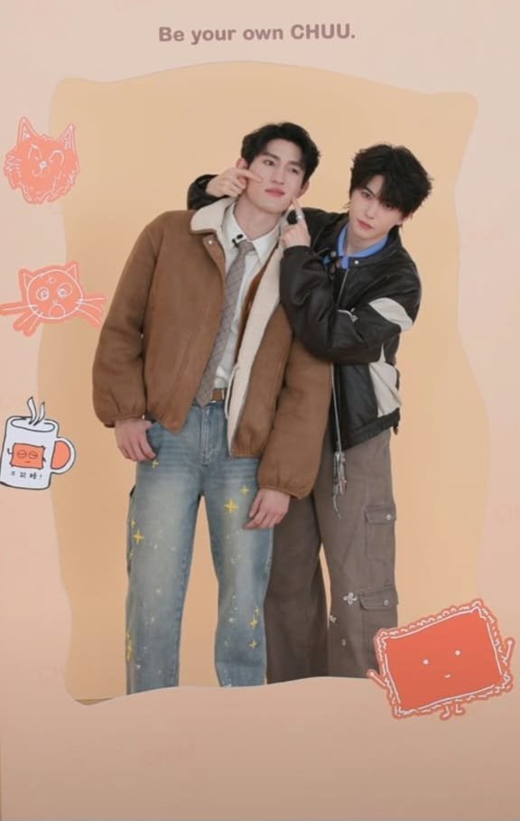 SkyZt10's tweet photo. Terlepas dari insiden yg terjadi sebelum live streaming Aylio di mulai, menurut ku live streaming Aylio ini sangat well-planned. Setting latar nya proper, dan kita juga bisa melihat sedikit akting mereka di momen itu ☺️

#Aylio #AydenSng‌ #LyuSitong https://t.co/iPoJ8fUkHy