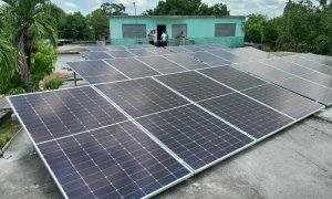 Granma_Digital's tweet photo. ⛽️🇨🇺ǀ Las importaciones de combustible realizadas por el sector privado cubano representan una proporción ínfima de las necesidades energéticas del país y no resuelven las demandas de la generación eléctrica, afirmó el ministro de Energía y Minas.
🔗https://t.co/XLTKzHZGx3 https://t.co/SCUEkjTNI4