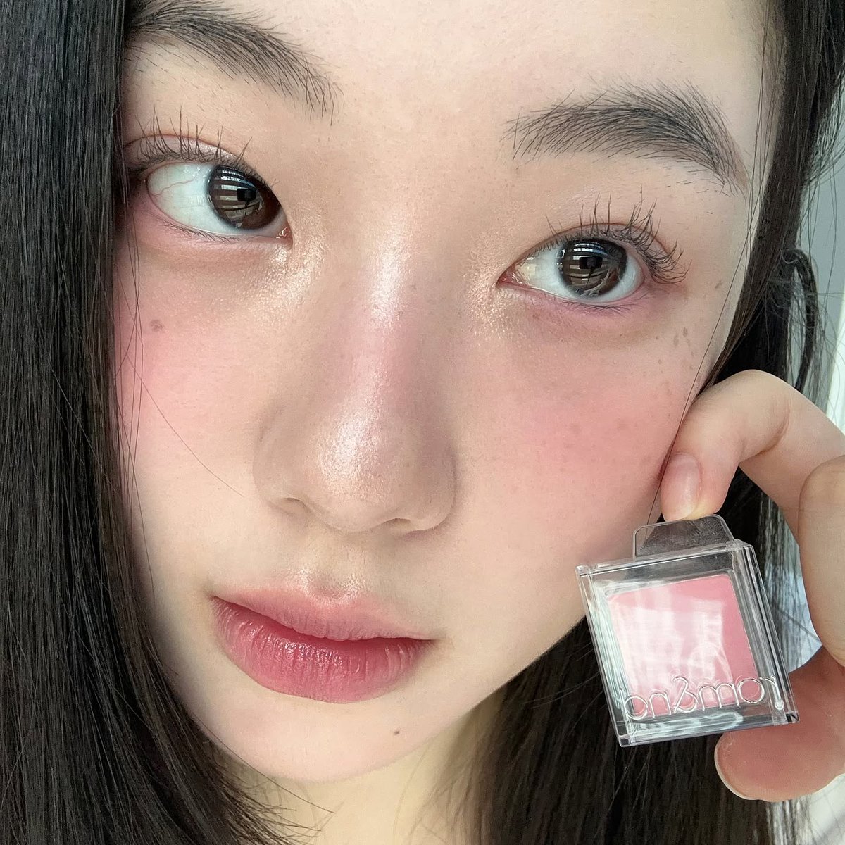 KatiWipperyiz's tweet photo. 日常の微細な光の捉え方を少し変えるだけで、レンズ越しに見える世界は驚くほど優しく変化していく https://t.co/9hVbv78dO2