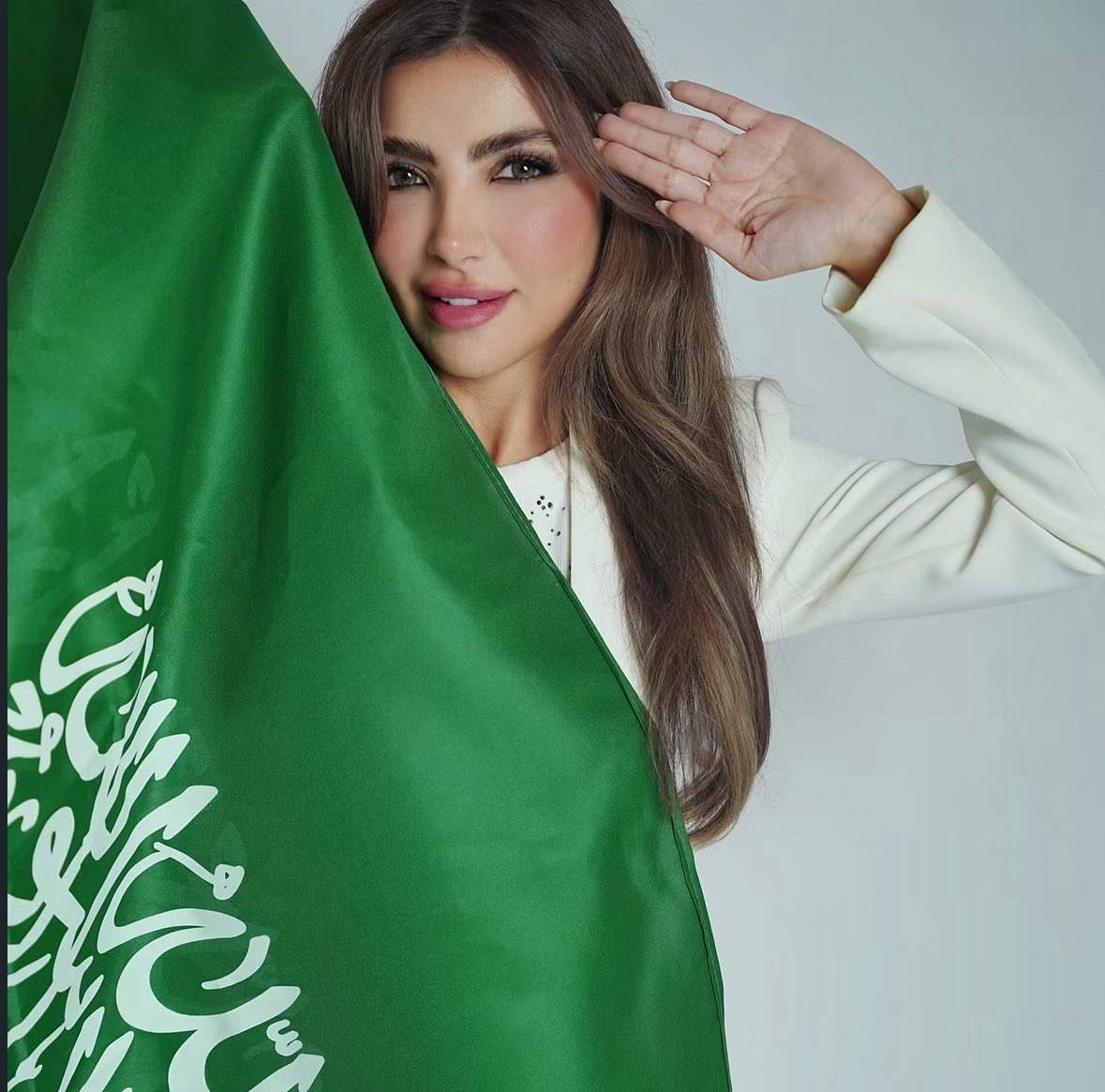 Rfnilq's tweet photo. كل الهجوم كله كله لان مايا سعوديه و لان الدعم انقطع عليهم تجمعو عليها واسقاطات علينا شفتو المشردين وين وصلت فيهم البجاحه المرضى صيحو من هنا لبكره الدعم و الحب لبنت البلد فقط 💚💚 https://t.co/JJAGCJHewR