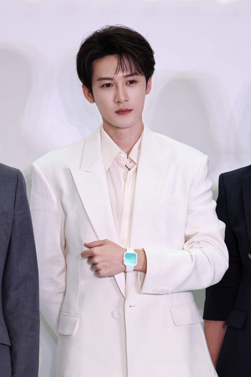 AnaPaulaPaesP's tweet photo. Tan Jian Ci at the Rado event in Shanghai today: he sang "U&amp;ME" a cappella, raised a toast with the attendees, and once again brought us all his charisma and charm. https://t.co/x8OHwThDdQ