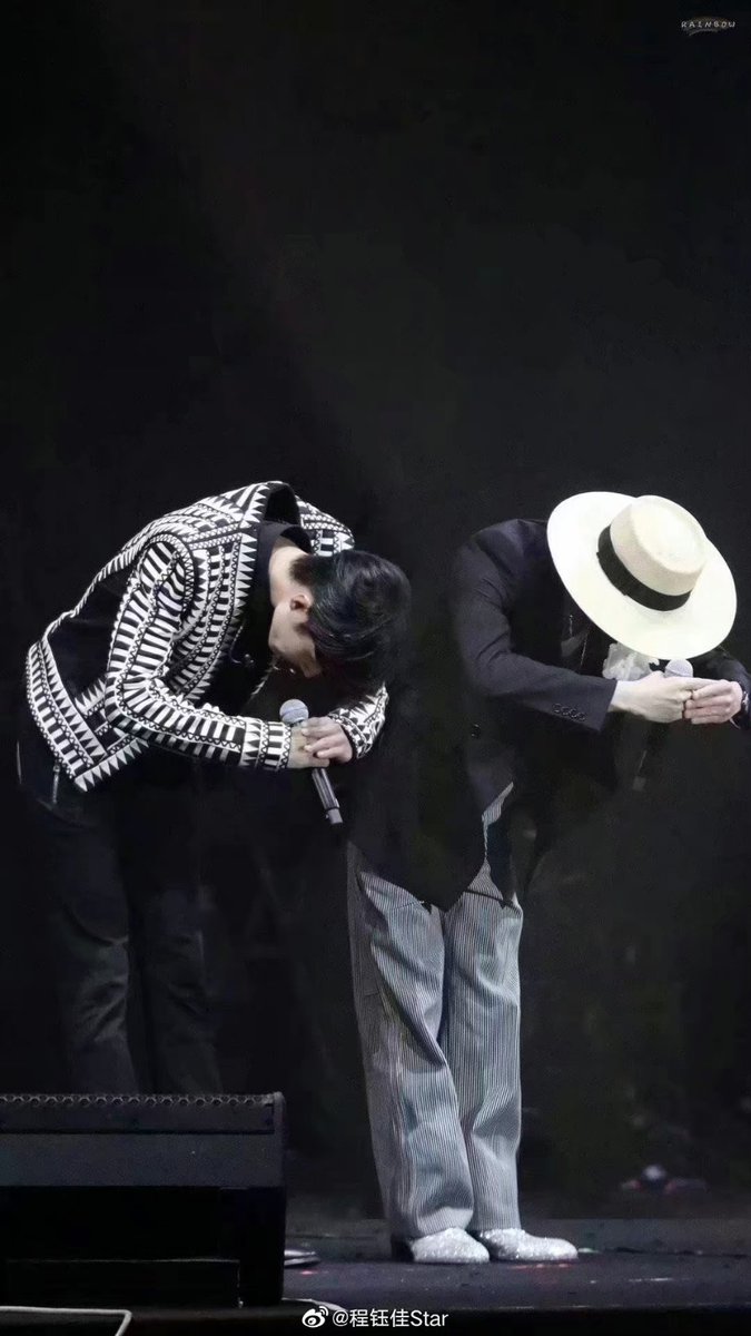 Okcd_aktf's tweet photo. XIAO ZHAN 1ST SOLO CONCERT WILL BE IN NANJING!!! WHERE "THE UNTAMED" LAST CONCERT WITH YIZHAN TOOK PLACE!! WHERE HE SAID GOOD BYE TO HIS A-XIAN! 😭❤️

NO ONE WILL CONVINCE ME HE DID IT FOR THAT REASON!! THEY PROMISSED TO MEET THE FANS AGAIN THERE!! 😭😭😭😭 https://t.co/w9lu0pQ3sE