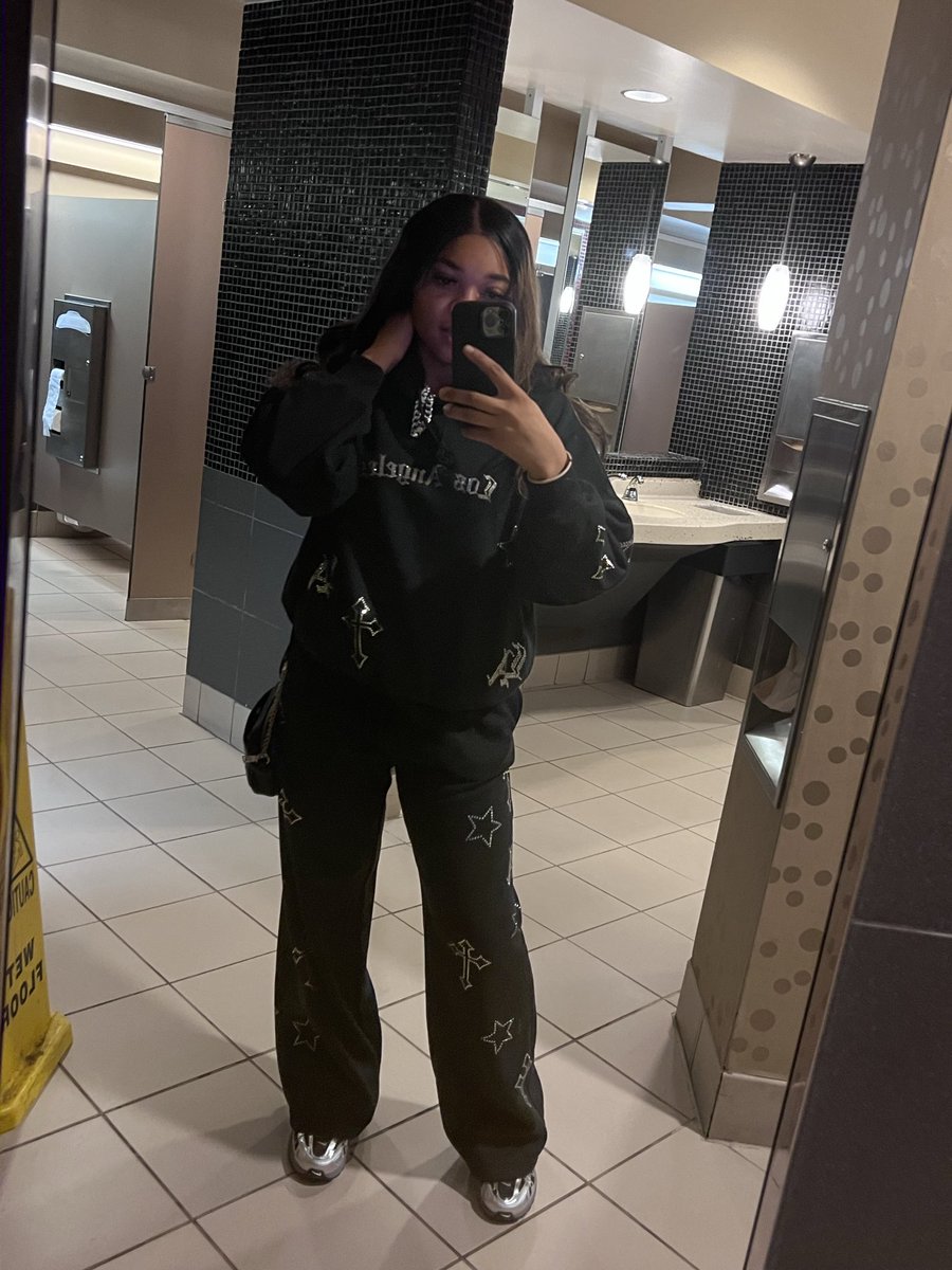 theregodanielle's tweet photo. #prettyass #foryoupage 🖤♟️ https://t.co/rAL2OUiaaW