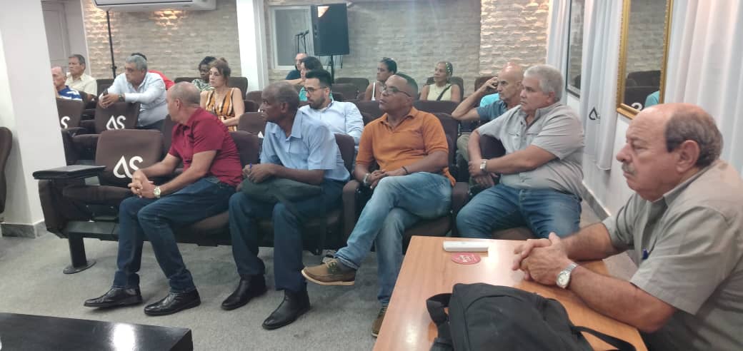 borisep646's tweet photo. Continúa visita de trabajo de la estructura del CCPCC a la OSDE de Aguas y Saneamiento sosteniendo intercambio con el Consejo de Dirección y Trabajadores.
#PorCubaJuntosCreamos https://t.co/xT87m4OHRh
