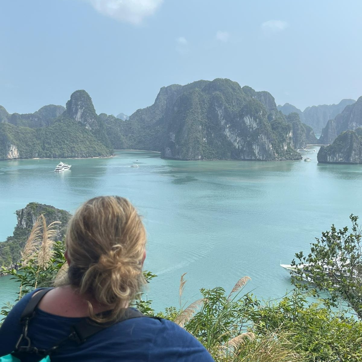 carolineboito's tweet photo. A wonderful day exploring breathtaking Ha Long Bay with lovely guests from Germany. Sailing emerald waters among limestone islands, creating unforgettable Vietnam travel memories. Thank you for joining us—see you on the next adventure! https://t.co/f2bLxyw6bH