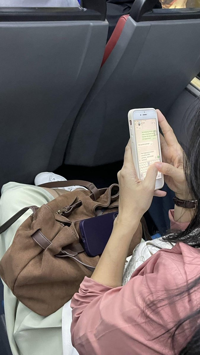 stberryorange's tweet photo. "ga kebayang kalo sekali waktu org kantor tau" ALAMAK NAJISNYEEEE https://t.co/Oa8IXyE104