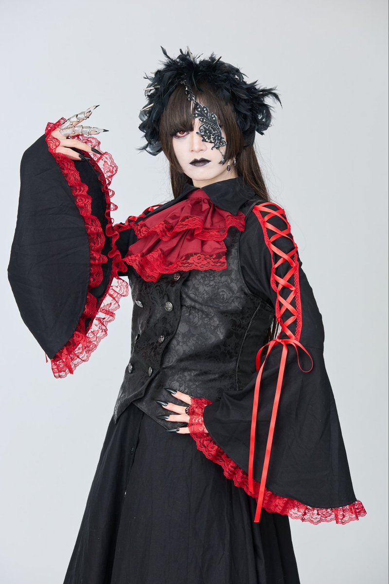 alonza_schwarz's tweet photo. ⁡我、この星で二番目の眼帯。

@shabiller__ 
 #GMLfs #gml  #gothicfashion  #gothic  #gothicstyle https://t.co/aNFGkprBGW