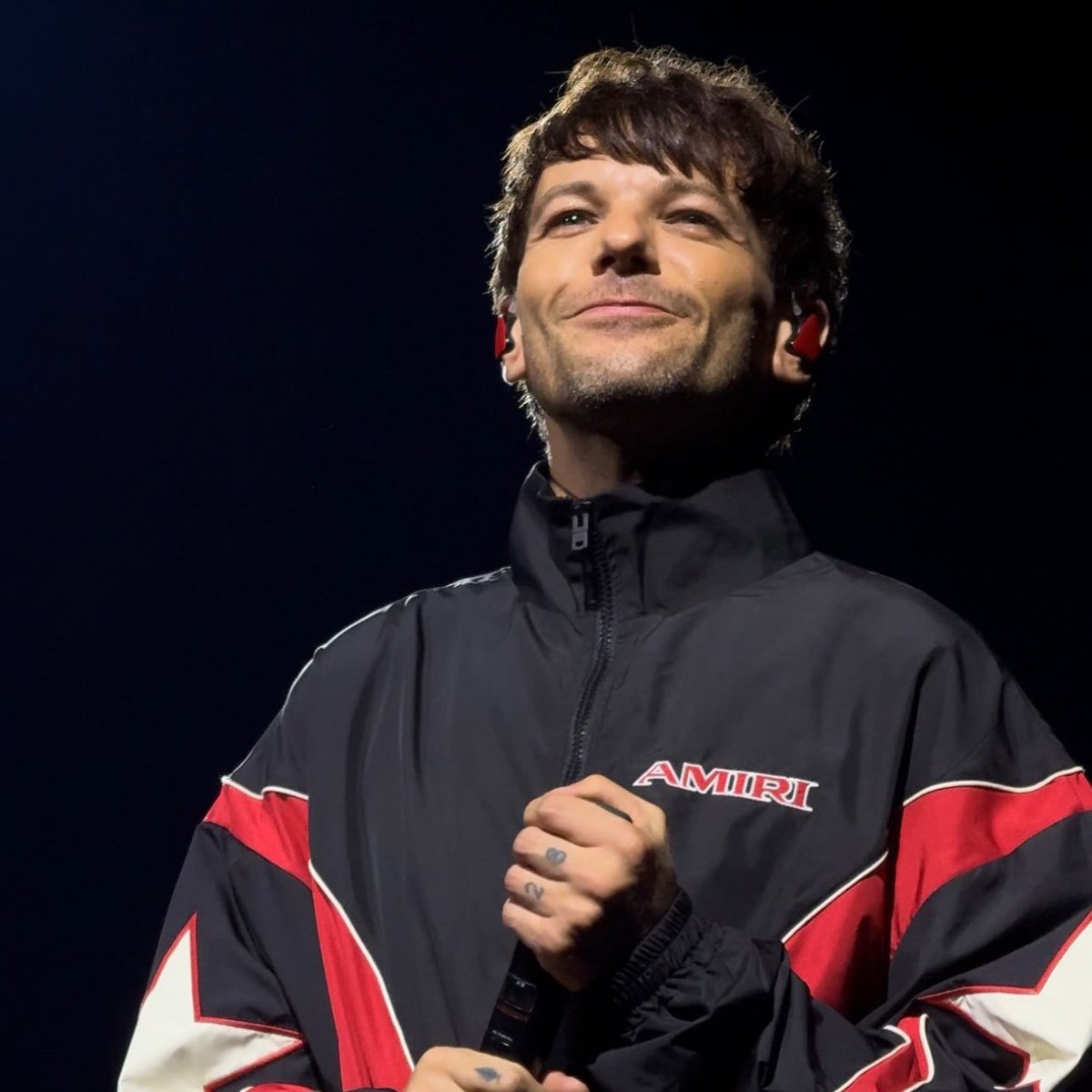 louisunflwers's tweet photo. manifesting fluffy hair today 🤤🤞🏻💕 https://t.co/XvgvNaLJ9o
