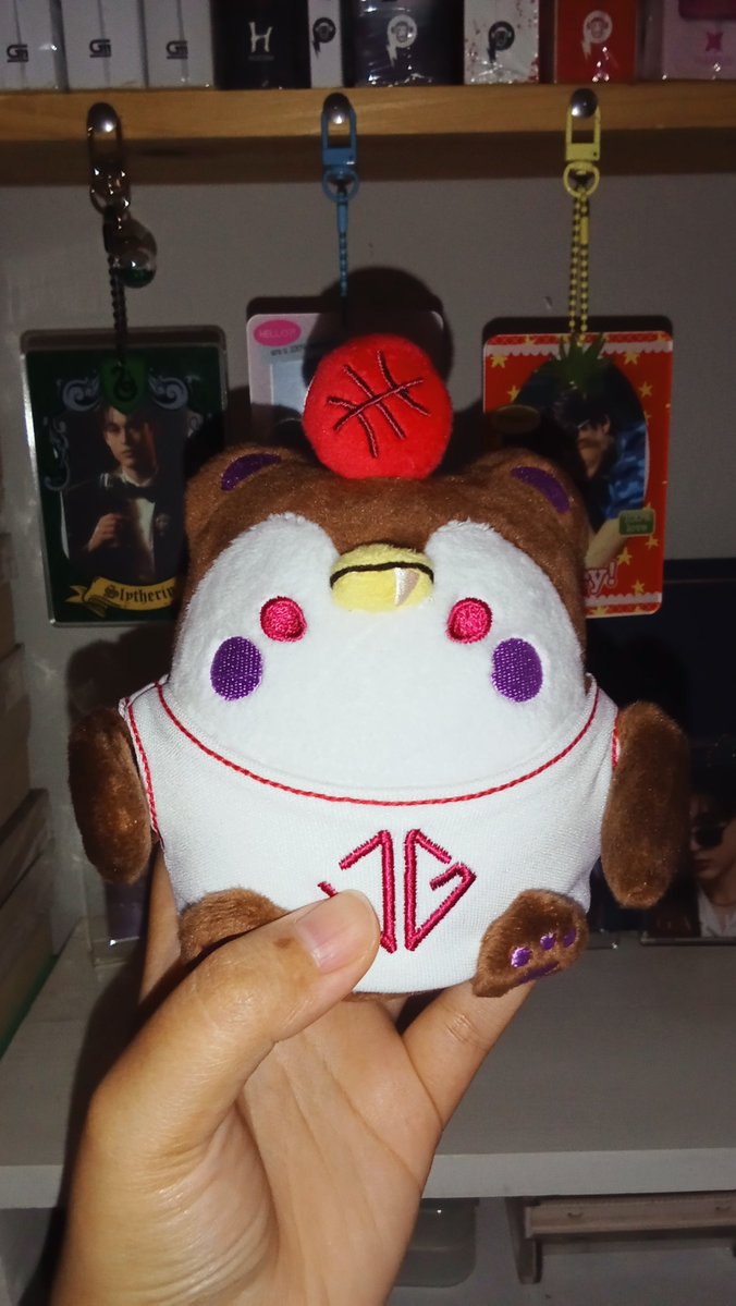 gawnhaze's tweet photo. AFTER WAITING, FOR WHAT 6 MONTHS MORE OR LESS? GUINZLY GENDOOT IS FINALLY HEREEE!! 😭😭😭
Thank you so much kaak @unphysicalo for bringing dudut home safe and sound 🫶🏻🫶🏻 https://t.co/3XbnaaYXib