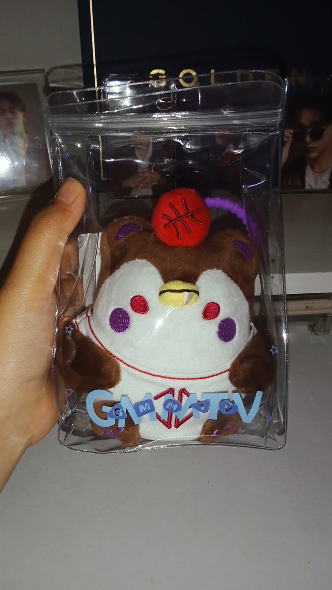 gawnhaze's tweet photo. AFTER WAITING, FOR WHAT 6 MONTHS MORE OR LESS? GUINZLY GENDOOT IS FINALLY HEREEE!! 😭😭😭
Thank you so much kaak @unphysicalo for bringing dudut home safe and sound 🫶🏻🫶🏻 https://t.co/3XbnaaYXib