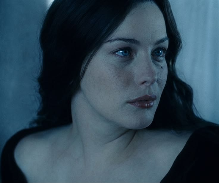 butchspock's tweet photo. how is she allowed to be this beautiful Wow https://t.co/F5fH6WnFZg
