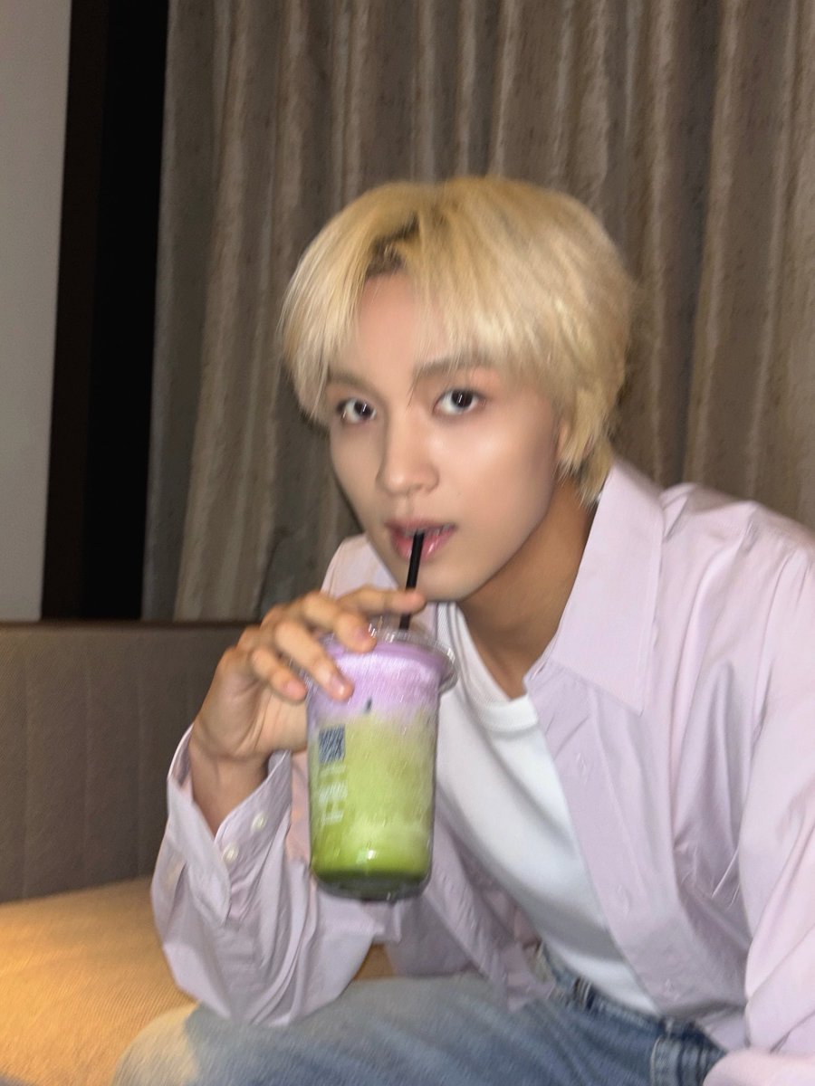 sunhaefs's tweet photo. 261013 haechanahceah instagram update! #해찬 #HAECHAN 

💚 #KopiKenanganxNCTHAECHAN

(1) https://t.co/U3BKcZi0VL