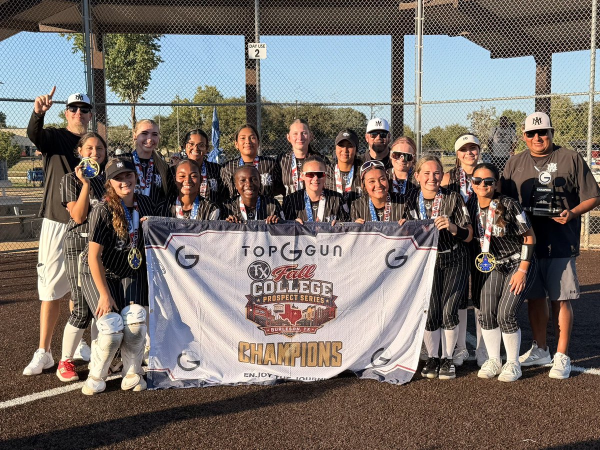 amariehardaway9's tweet photo. Great weekend with my team! ๐ฅ Went undefeated and brought home the championship!
Offense and defense were great all weekend! Had a triple, a double, and turned 2 double plays. Loved competing with this group and getting the win! ๐ฅ
#2028 #Softball #Shortstop
@AMTrevino2829 https://t.co/ZbJERj7FcY