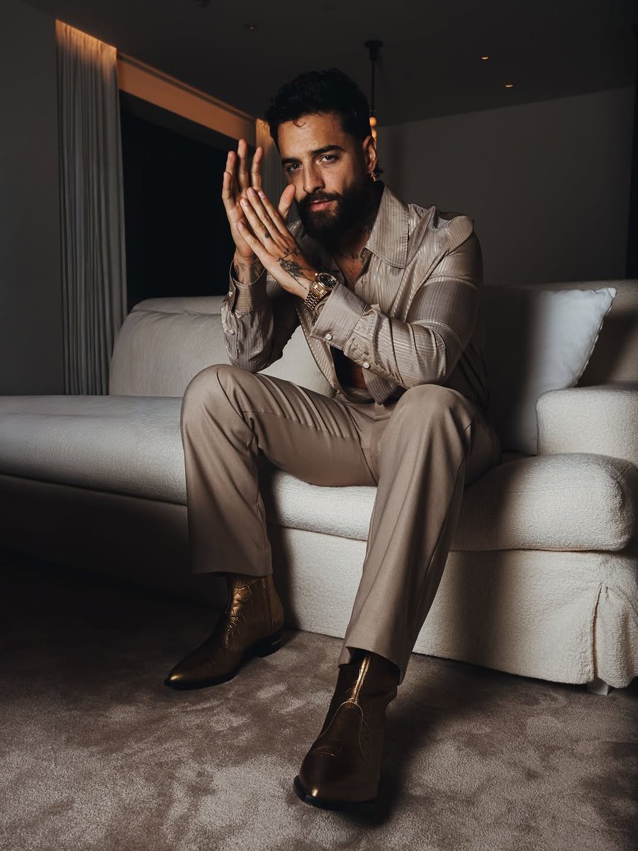 _JuanC_09's tweet photo. Afirmó al 100% que @maluma es el cantante latino más guapo. 🤤🇨🇴 https://t.co/DZTweiNFMn