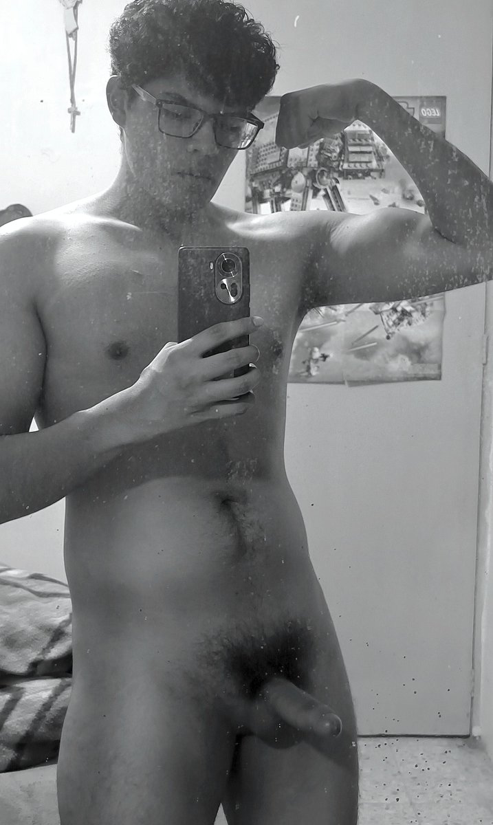 adlrcroz_'s tweet photo. Quién me masajea la verga con la garganta? Pa' vaciarle mis huevos en la boca👅🔥🔥
@TwinksEdoMex @Funny_MXXX https://t.co/LSGH8t3Yw4