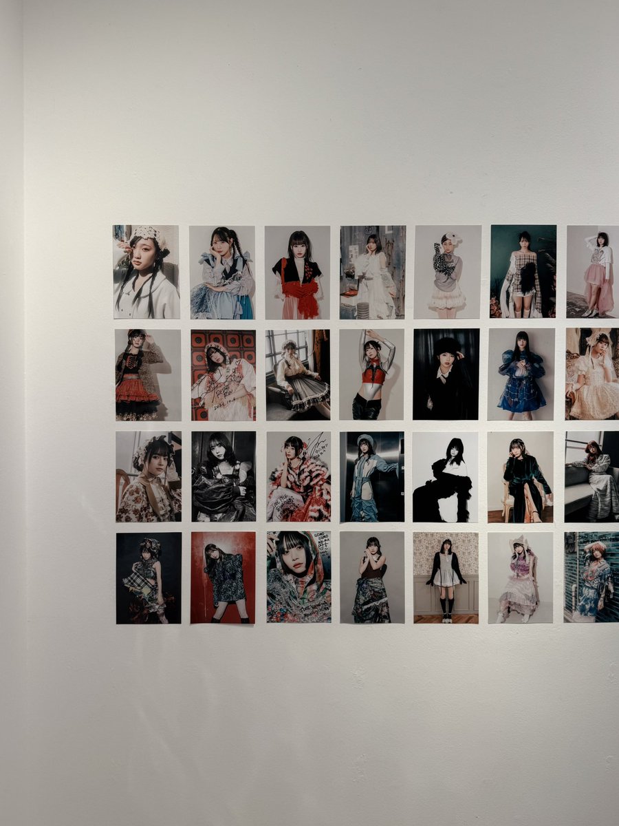 leepi441's tweet photo. IDOL FILEの展示見てきたヨ🌸
シノちゃん間に合ったよー！ε-(´∀｀;)
いつもと違うシノちゃんだからこんなシノちゃんも可愛いでしょチェキ連れてった❤︎
@diig_shinochan https://t.co/MlHNDtSB9i