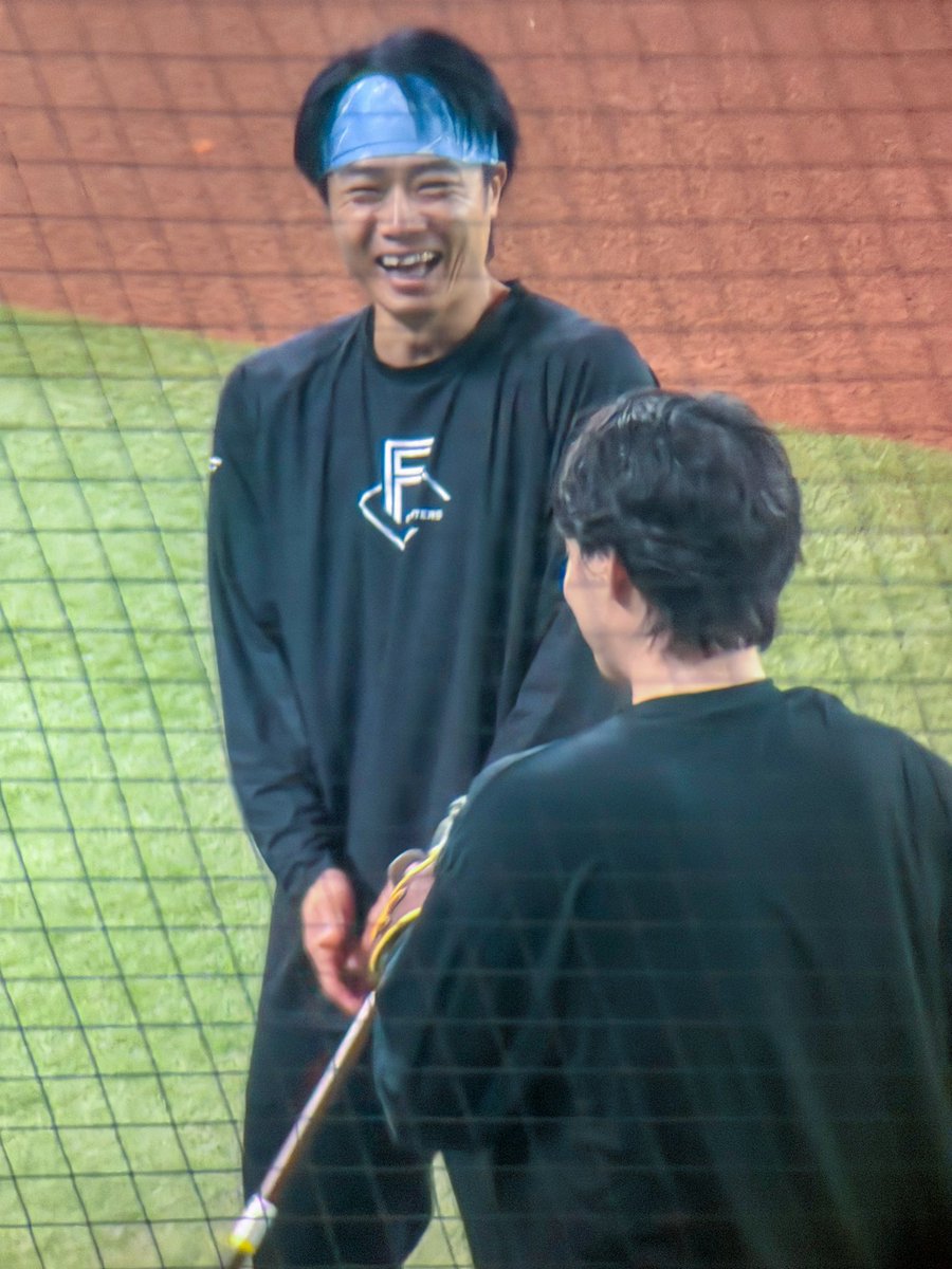 gogojas262626's tweet photo. ぺいさんと話して笑ってる卓さんと、卓さんがいて嬉しそうなぺいさん🤭 https://t.co/BxxlNucL93
