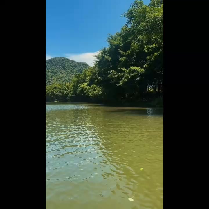 MaleBiebs_'s tweet photo. POV: Floating through the heart of Ninh Binh

Drift along Trang An’s peaceful waterways, surrounded by limestone peaks and ancient caves. Slow down, breathe deeply, and let nature reveal the timeless beauty of Ninh Binh. https://t.co/NGdMRDIRmb