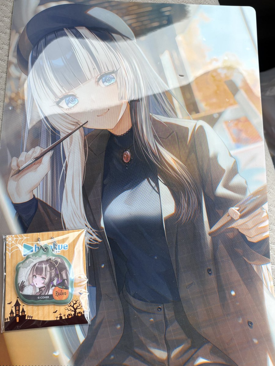 IronRedStatham's tweet photo. とりあえずらでんちゃんクリアファイルとチャームは確保！

グッズは明後日！！ https://t.co/bP8Z7plMlm