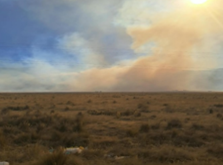 COENPeru's tweet photo. 📢 Puno: el 11/10 se registró un #IncendioForestal en el sector Suñimarca, distrito #Ayaviri, provincia Melgar, que dejó viviendas afectadas y causó daños a cobertura natural. Personal del Serenazgo y de la oficina de Gestión del Riesgo de Desastres de la municipalidad provincial realizan los trabajos de control y extinción del fuego. Autoridad edil ejecuta la #EDAN.