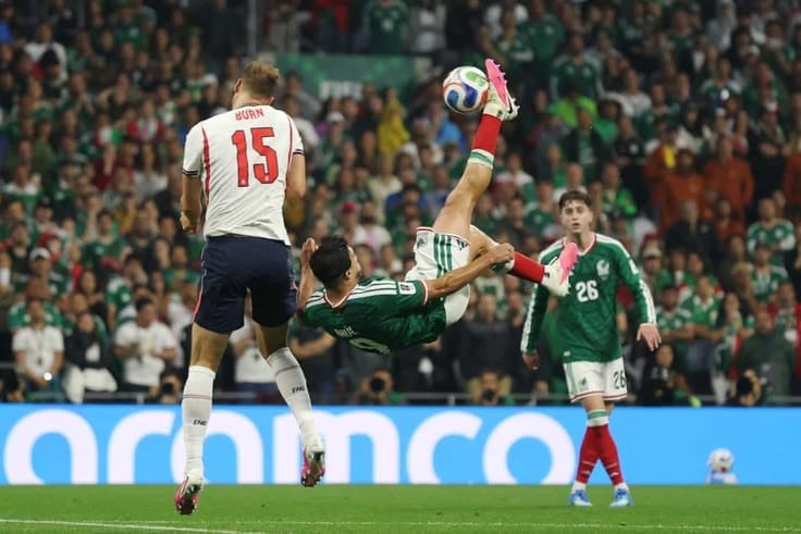 lvskkozume's tweet photo. cualquier vínculo de mi vida que se alejo: superado
que la chilena de Raúl Jiménez no haya entrado a esa portería: tema sensible https://t.co/nDxvuf0Com