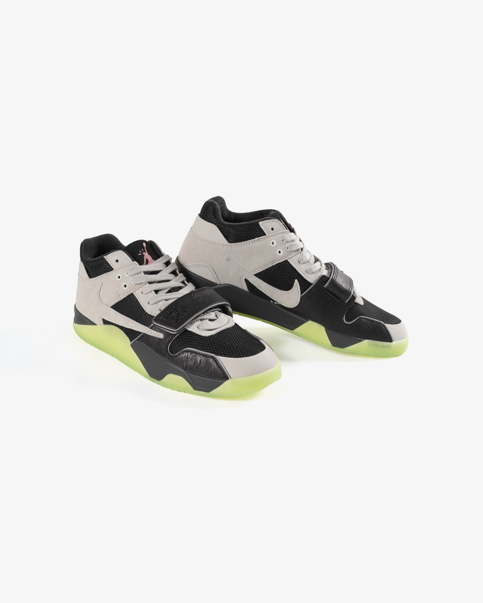 KicksLab_jp's tweet photo. 【 New Arrivals l 新入荷 】NIKE l "JUMPMAN JACK TR TRAVIS SCOTT CHASE B NIGHT SILVER" Black/Night Silver/Anthracite/Illusion Green/Coral Chalk l Available in Store and Online Store. #KICKSLAB #キックスラボ

商品ページはこちら▼
https://t.co/8jPKcQ4yv9 https://t.co/12lqr5TTqa